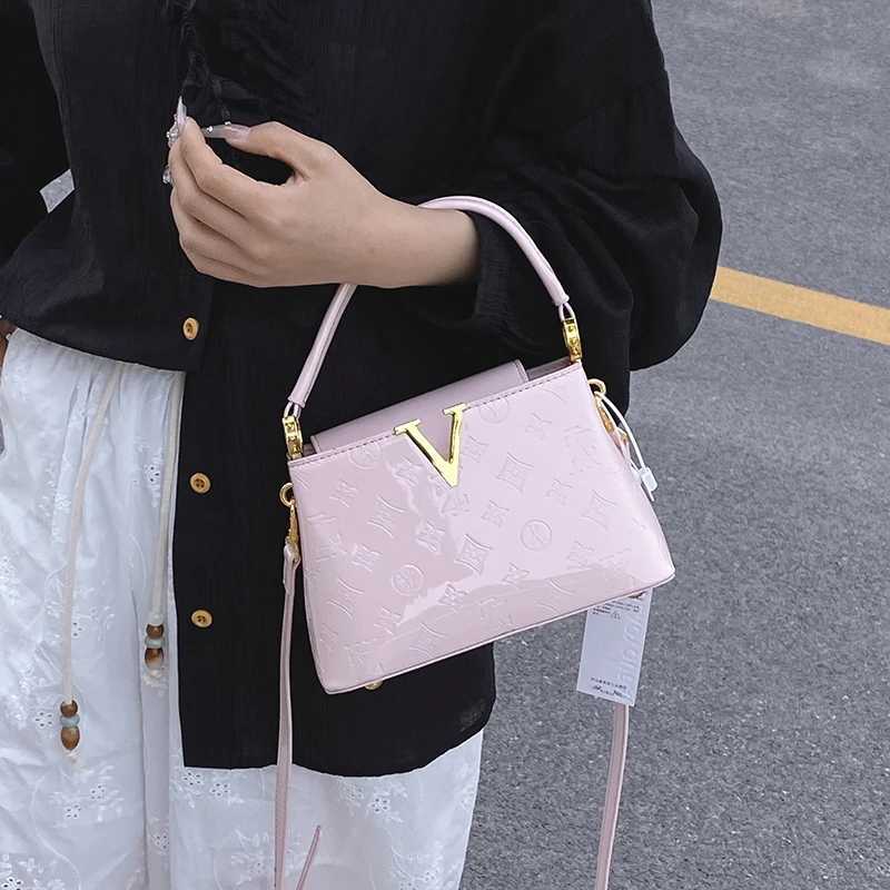 Elegant Ladies Messenger Bag HighQuality Leather Shoulder Bag For Women With Famous Designer Practical Style Z250915