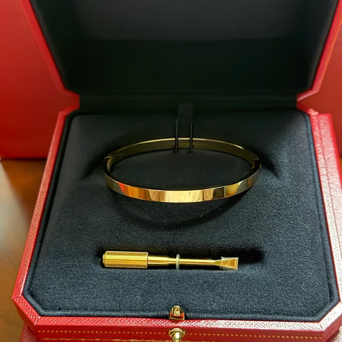 luxury jewelry designer bracelet women men gold bracelet designer gender neutra classic love Valentine's Day gift stainless steel silver charm bracelets bangle