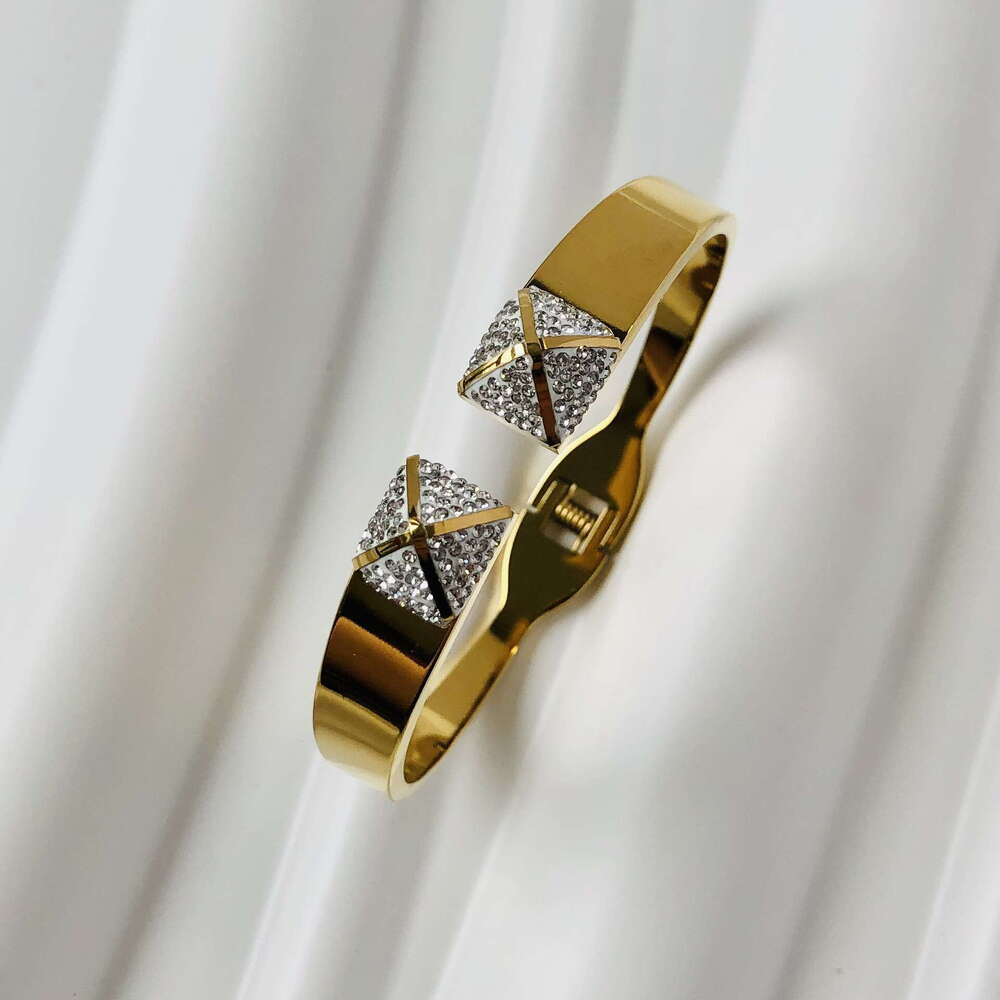 Hot selling Gold Tone Jewelry Four-Leaf Clover Designer Stainless Dia Set Zircon Bracelet Pagoda Opening Big Brand Bracele