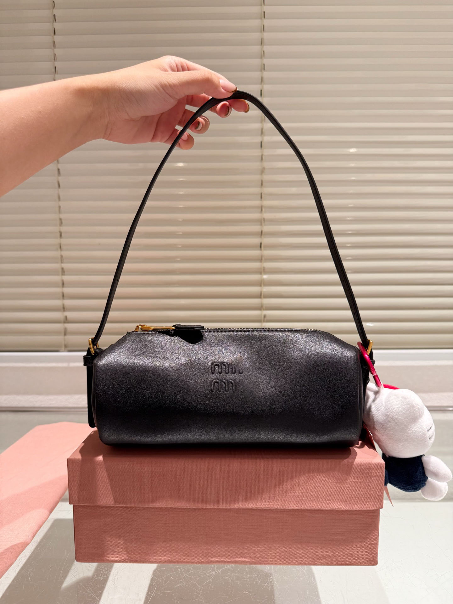 tote bag Designer Bag handbag tote bag shoulder bag Fashion Woven for Summer Black apricot summer women bag capacity Small round barrel pencil case bag