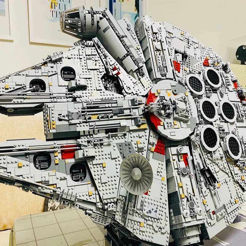 In Stock Decoration 7541 Pcs The Large Millennium Ship Falcon Building Blocks Bricks Toys for Adults Birthday Gift Z250915