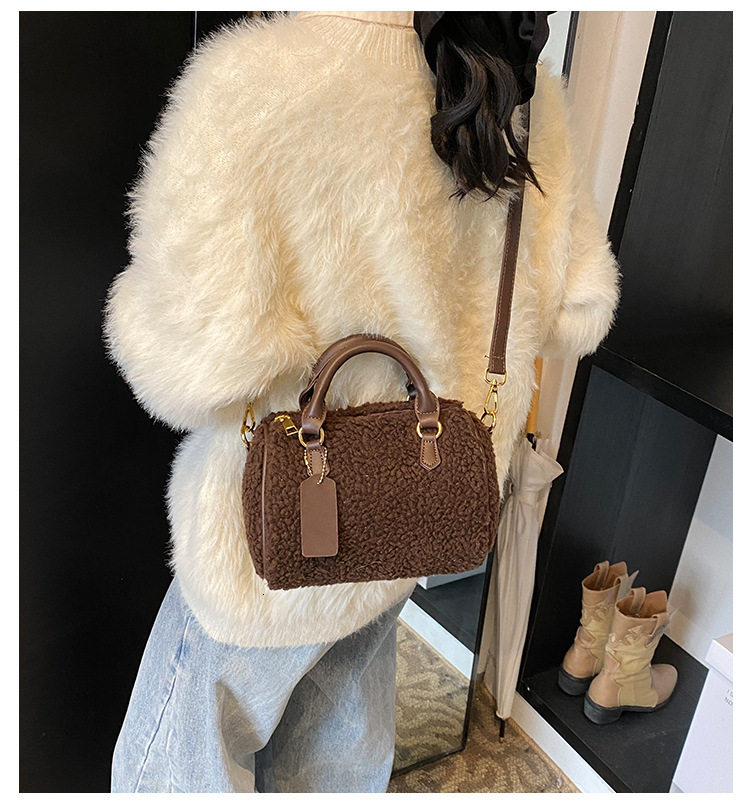 design Small And Niche Hand held Lamb Wool Pillow Bag Women s Shoulder Bag Fashionable New Casual Bag Autumn New Designer Bag Women s Handbag