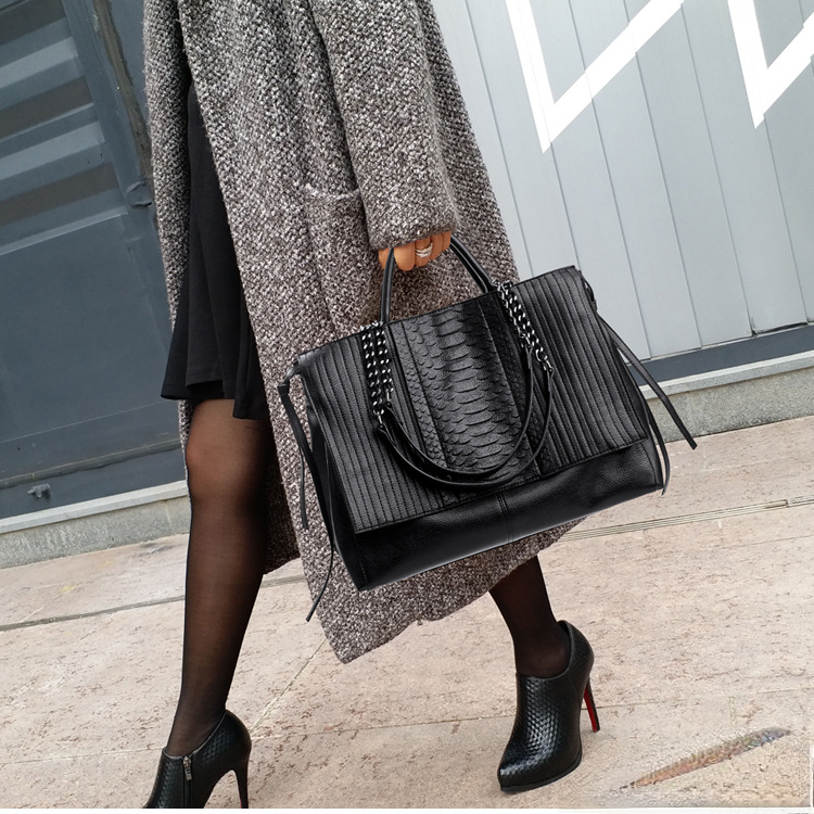 Light Luxury Large Capacity Genuine Leather design New Elegant Handbag Fashionable Women s Briefcase Autumn New Designer Bag Women s Shoulder Bag