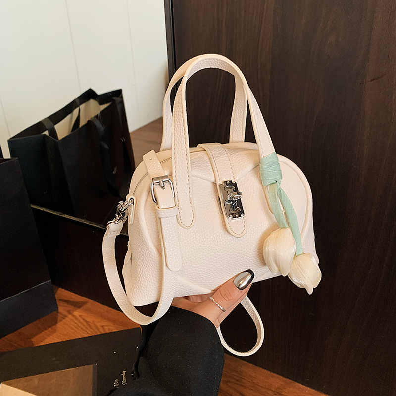Fashion and casual Korean style simple women s shoulder bag solid color heart pattern handbag autumn new item lychee pattern designer bag design women