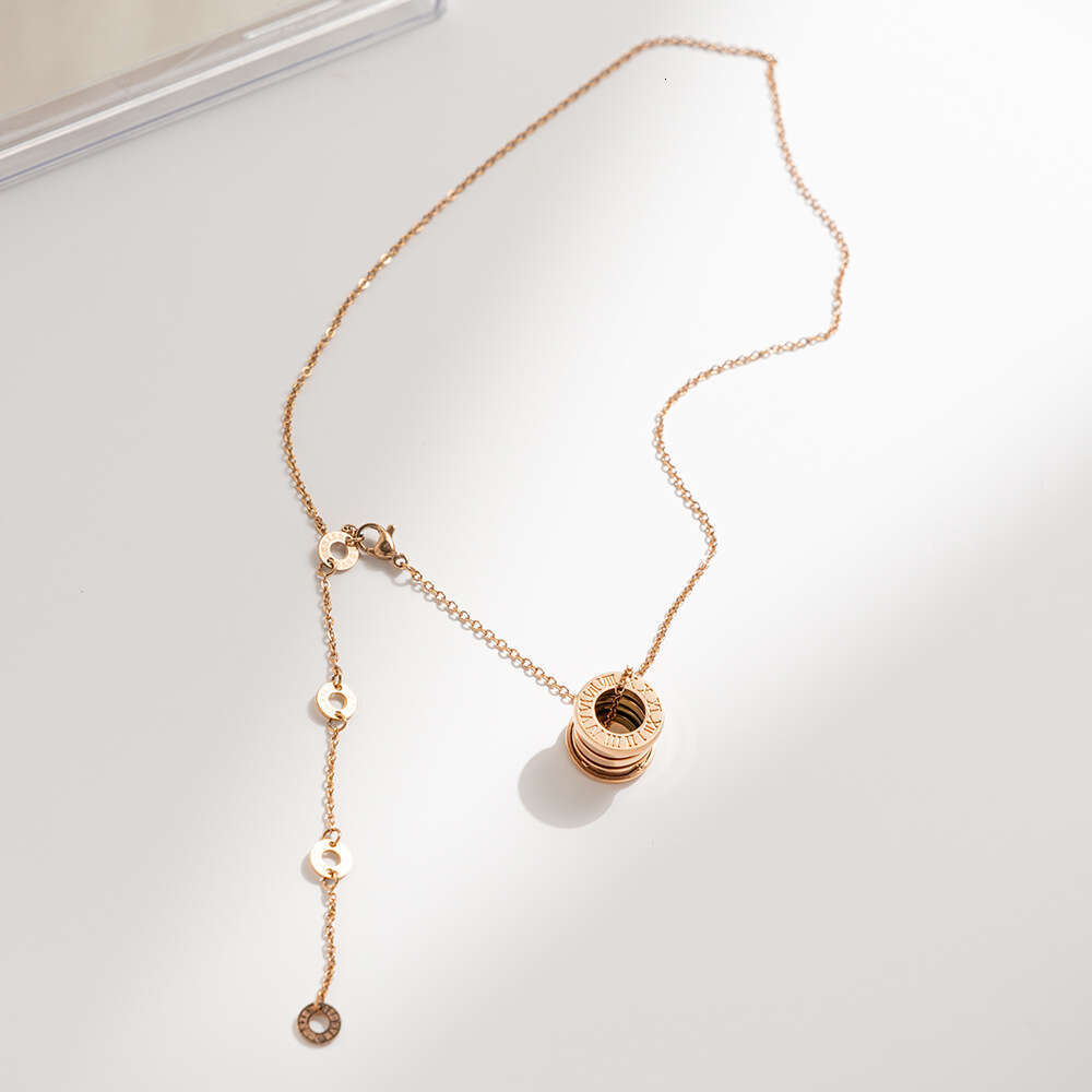 Unique Fashion Spring Small Waist Titanium Steel Necklace for Women, Niche Light Non-Fading Versatile Clavicle Chain Internet Celebrity Jewelry