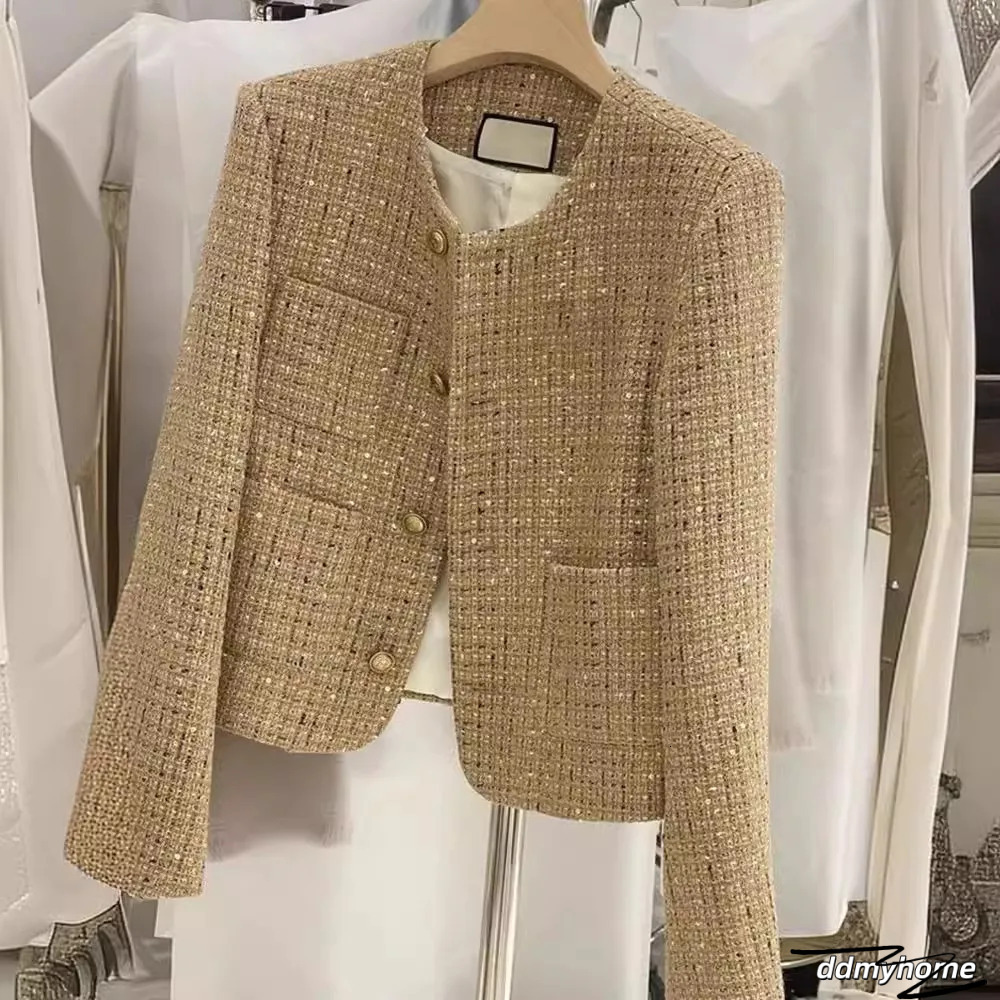 Designer's New Clothing Style Exudes A Unique, High-End Elegant Charm. It's Super Good-Looking And Fashionable. Short Coat For Ladies. Free 