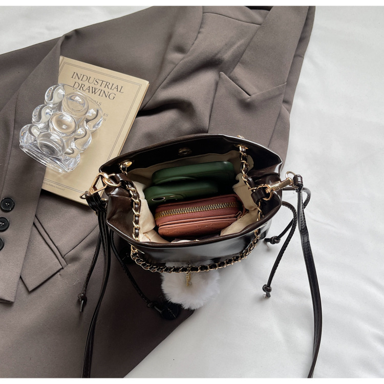 New Fashion Bucket Bag Women s Fashion Handbag Women s Shoulder Bag Pulling Rope Chain design Women s Crossbody Bag Autumn New Designer Bag