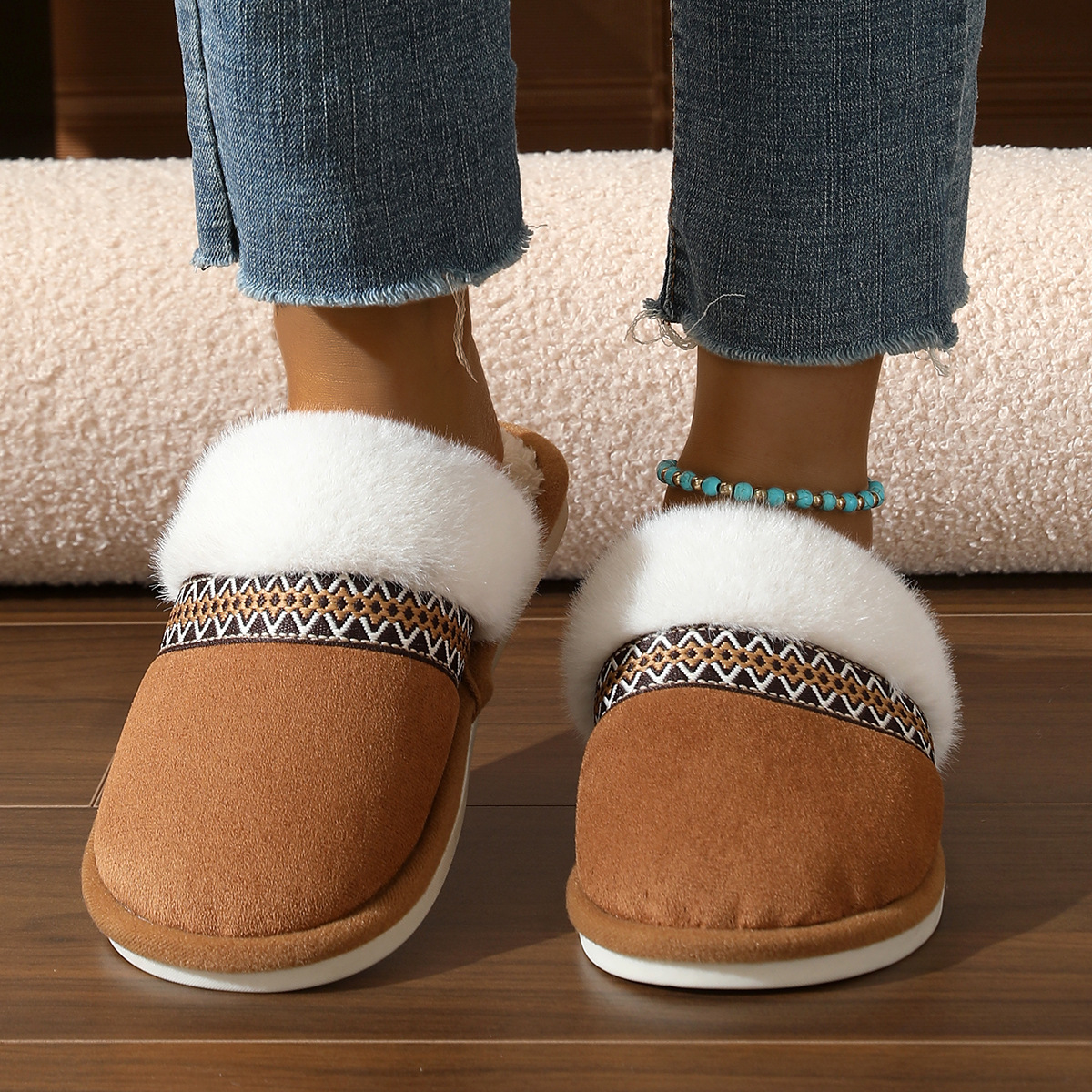 Designer Slippers Winter 2025 New Warm Indoor Home Anti-slip thick-soled Cotton Slippers Men's and Women's woolen slippers Free shipping