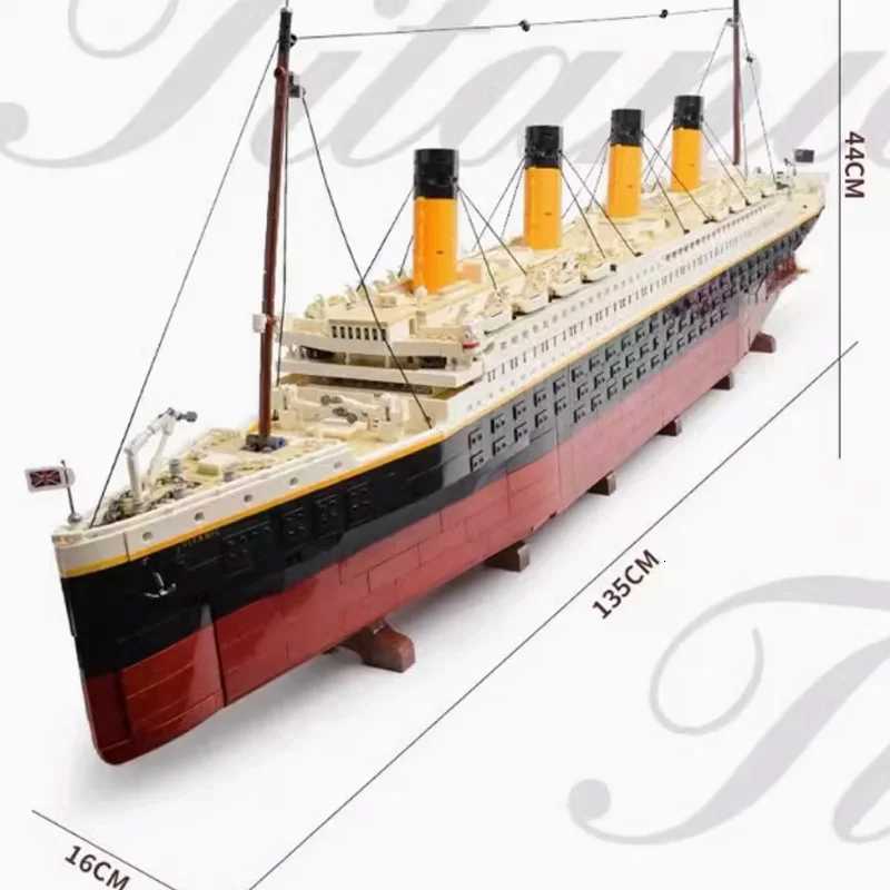 New 9090Pcs Movie Titanic Large Cruise Boat Ship Model Building Blocks Bricks Diy Toys Children Boys Gift Compatible with 10294 Z250915