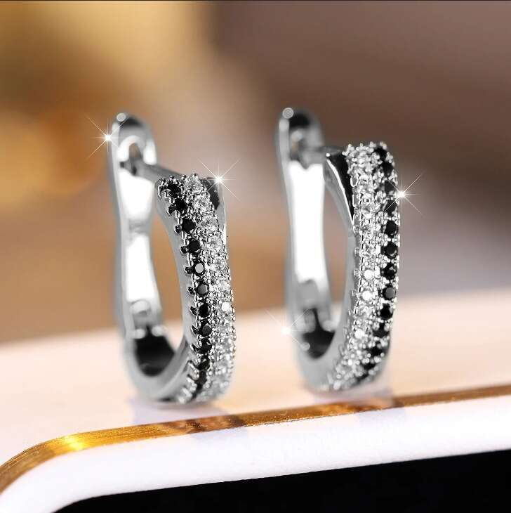 2026 fashion Earrings Alternating Striped Personality gold Trendy Cool Earrings - view 8