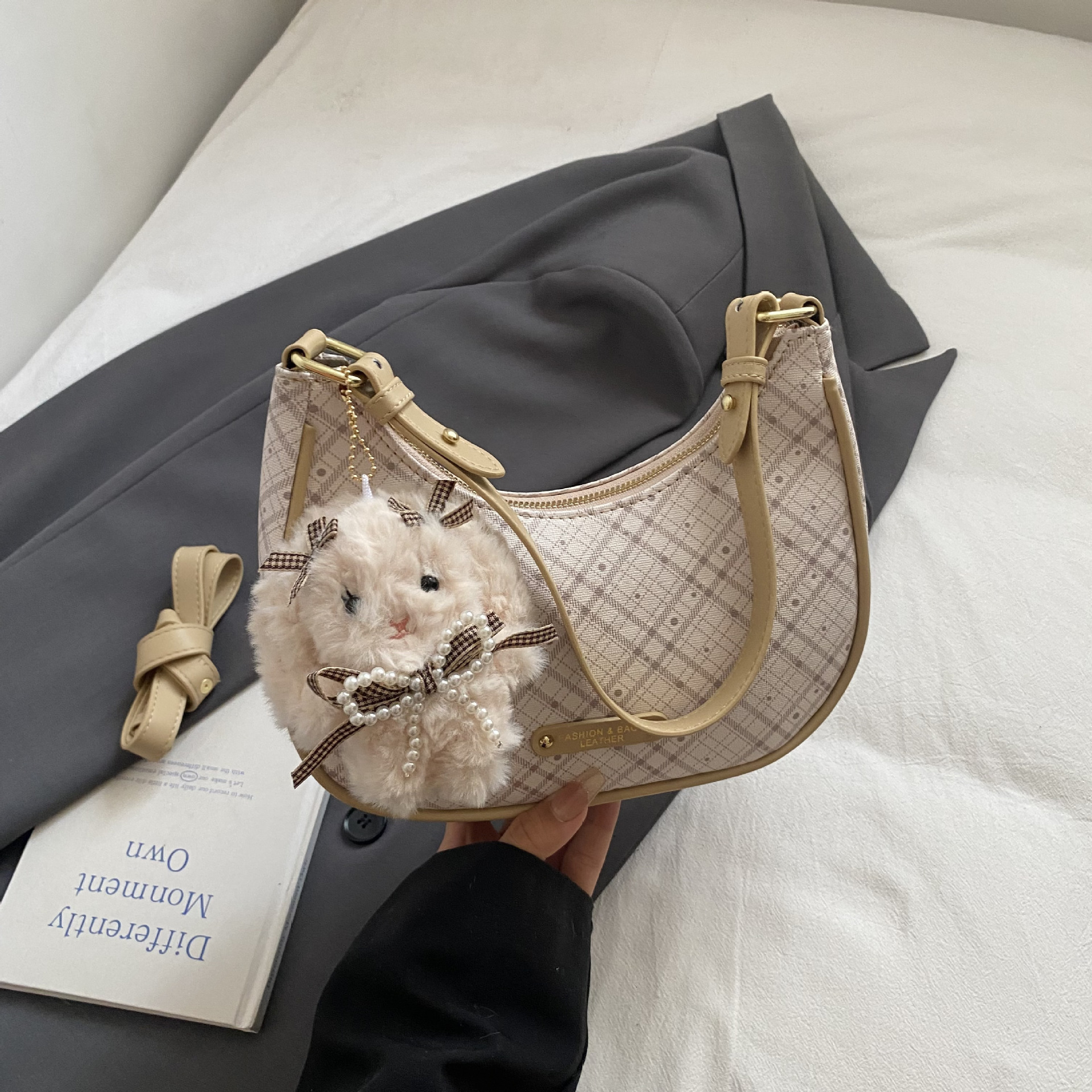 Luxury Brand Designer Bag Nanfeng Style Summer Outing Paris Underarm Bag For Women 2025 New Retro Plaid Commuter Single Shoulder Crossbody Bag