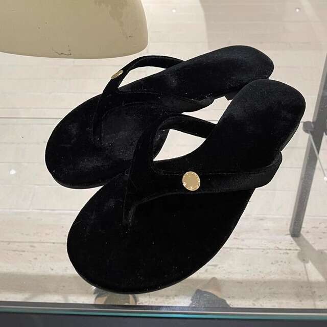 Xiaoxiang Feng Rhinestone Toe Clip Flip-Flops for Women Summer Outdoor Versatile Casual Beach Shoes Lazy Flat Sandals