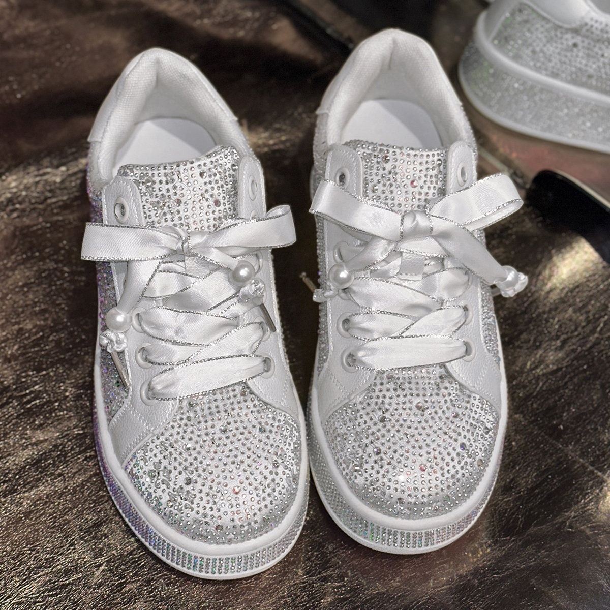 Brand Women's Sneakers Luxury Rhinestones Women Causal Shoes Designer Platform Sport Shoes Fashion Pearl White Shoes Comfort Women Shoes Plus Siz