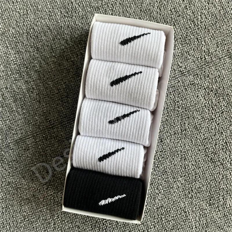 5 pairs/Designer low, medium and high waist solid color breathable cotton socks breathable cotton jogging, basketball and football sports socks AAAA