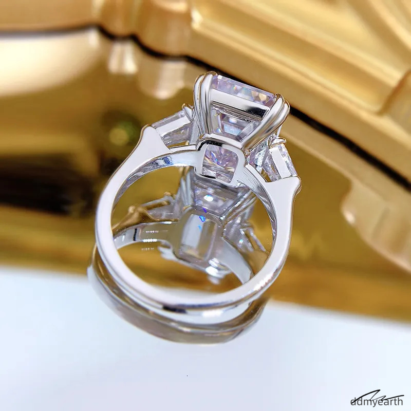 Sier Jewelry Wedding Rings Emerald Cut White Moissanite Dia Gemstones Eternity Party Women Engagement Band Ring Gift ddmyEarth