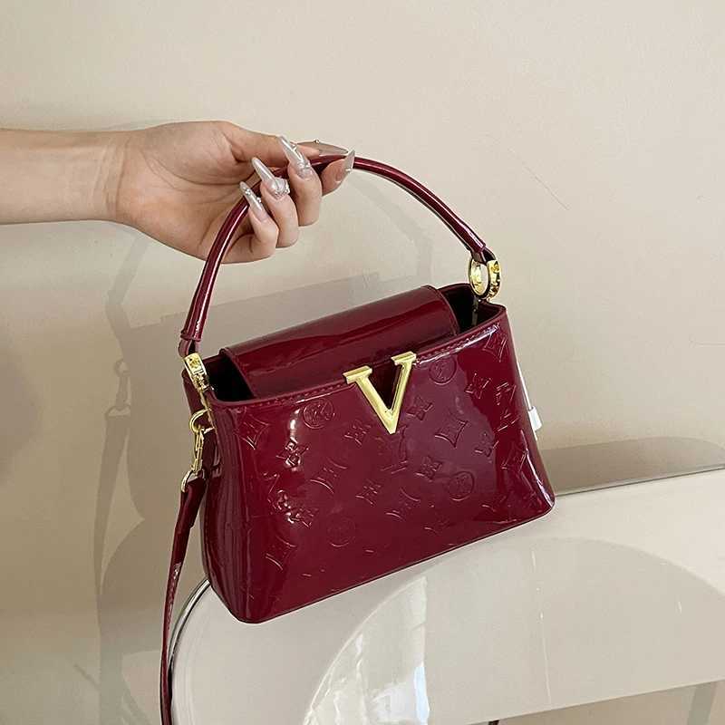 Elegant Ladies Messenger Bag HighQuality Leather Shoulder Bag For Women With Famous Designer Practical Style Z250915