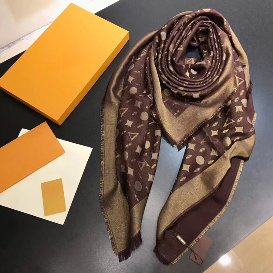 Designer Scarf for Women Luxury Scarves Cashmere Scarf 140x140cm Silk Shawl Long Neck Winter Pashmina Letters Design Dark Pattern Gold Silver Wire Womens Gift