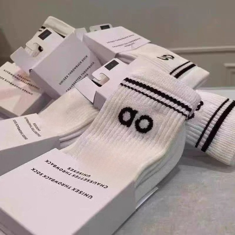 Yoga socks, women's sports socks, men's socks, cotton mid-calf socks, comfortable for all seasons, classic elastic Throwbacksocks