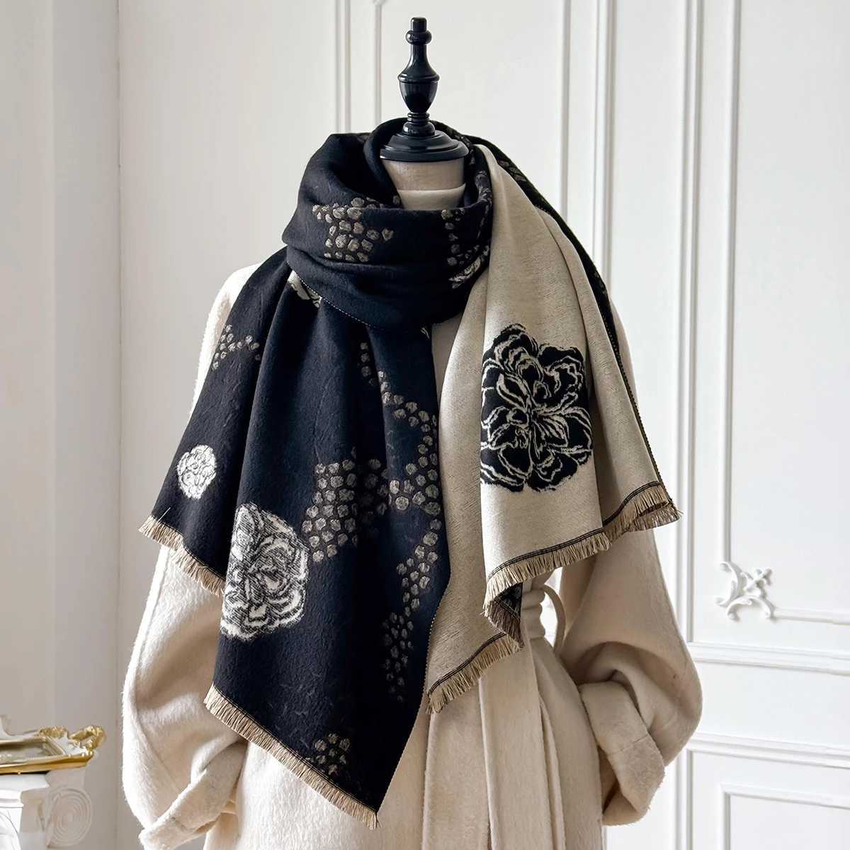 Nuove Donne Di Lusso Autunno E Inverno Inverno Sciarpe Stampa Floreale Poncho A Forma Di Forma A Scialle Foulard Fulard Bufanda Sciarf Z250916-image