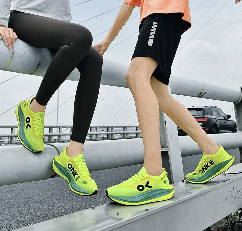 ONKE Women's Autumn Lightweight Breathabe Carbon Pate Running Men's Non-Sip Wear-Resistant Cushioning Coupe Sports Shoes Utra-Light