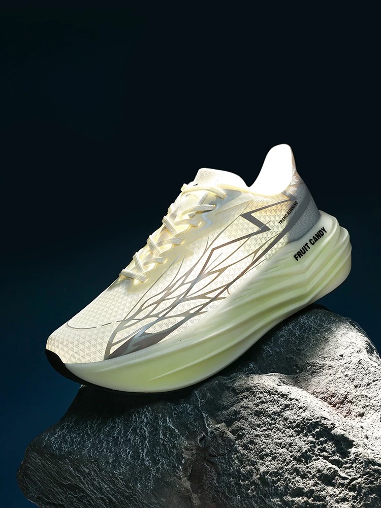 Sneakers 2025 New Breathable Mesh Running Spring Autumn Summer Versatile Casual Men's Shoes