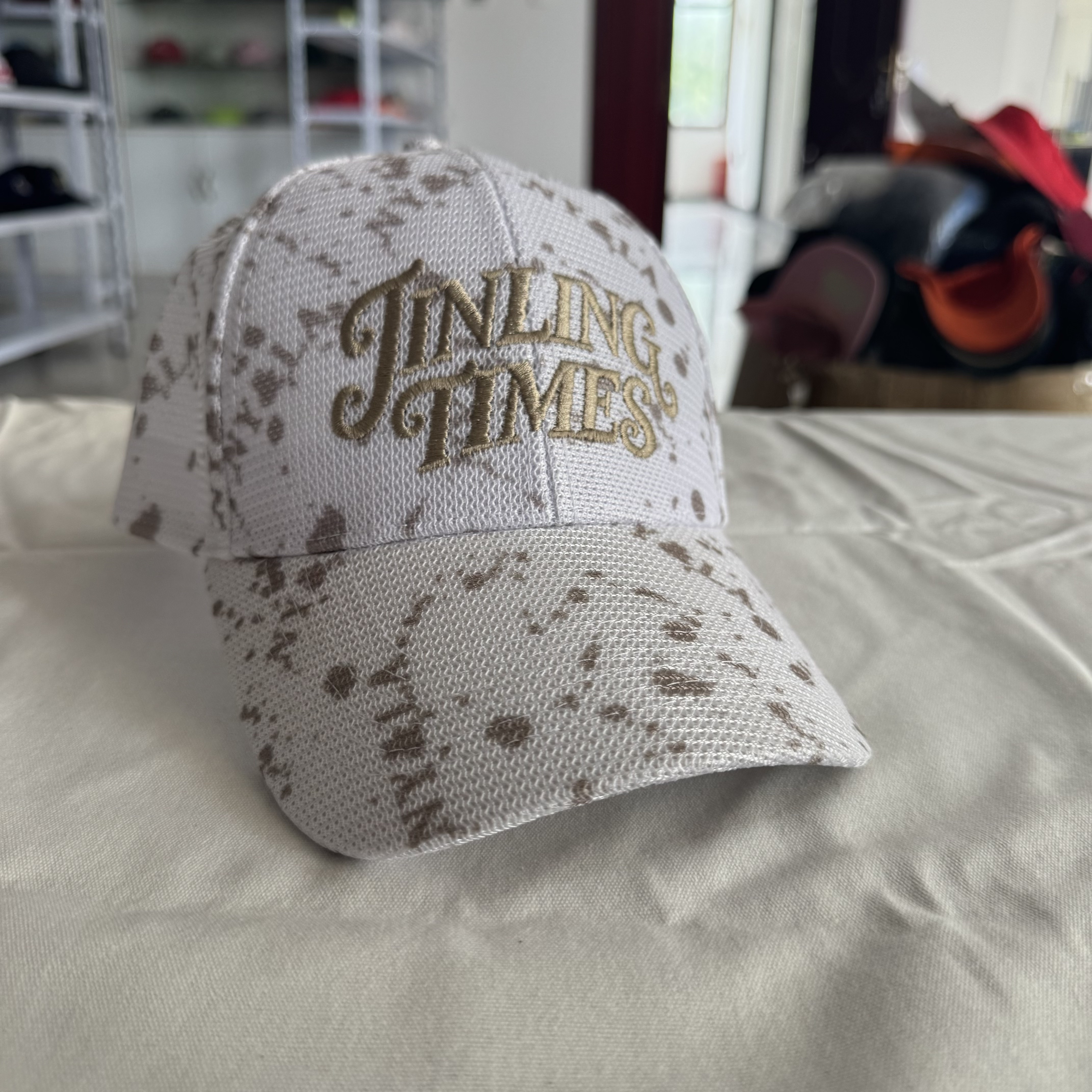 Full-embroidered gold-embossed baseball cap, 100% polyester truck driver baseball cap, embroidered custom sports sun hat cap