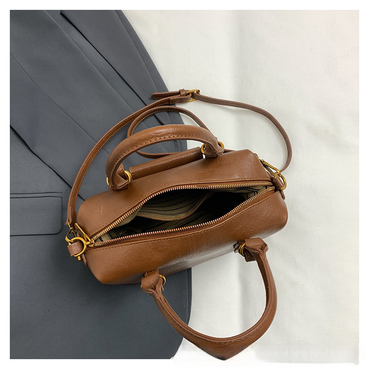 French retro style women design s shoulder bag new fashionable women s crossbody bag cute pendant handbag autumn new designer bag