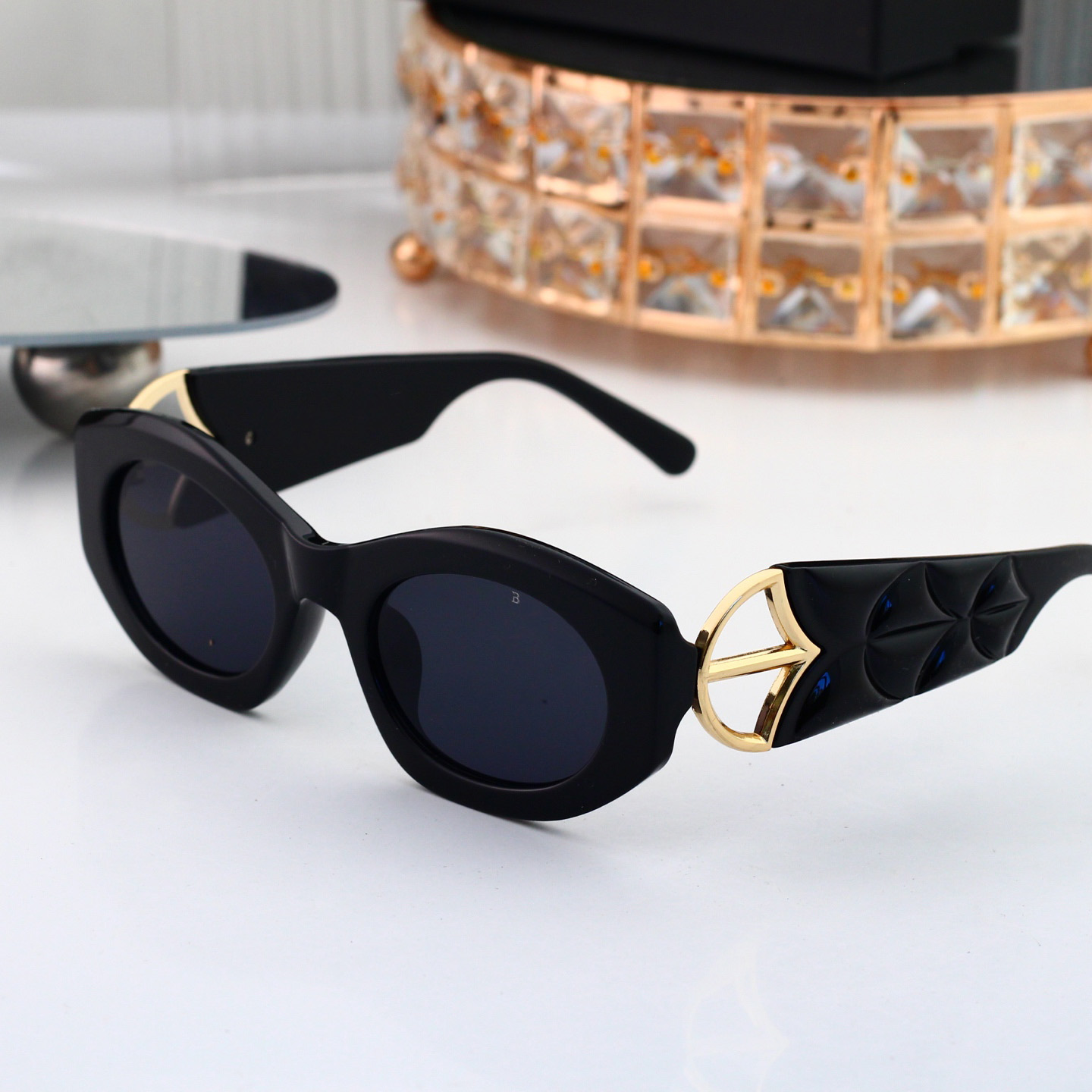 Luxury Designer Sunglasses Outdoor Sunshade Fashion Womens Classic Style Glasses Frame Mens and Womens UV Resistant Sunglasses Frame with box nice goods