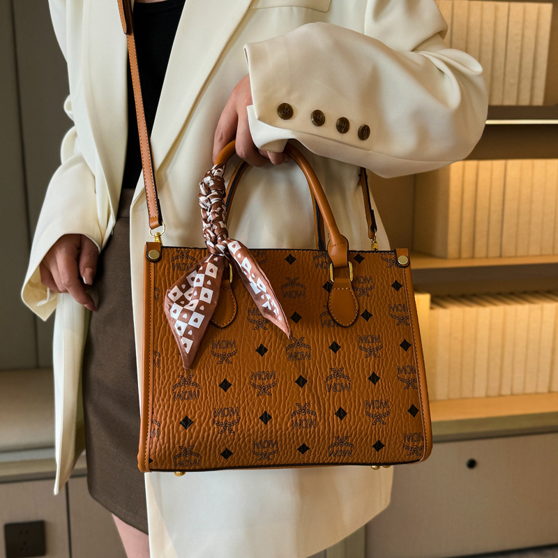 2025 New Women's Large Capacity Tote Bag Fashion Commuter Elegant Shoulder Handbag Casual Versatile