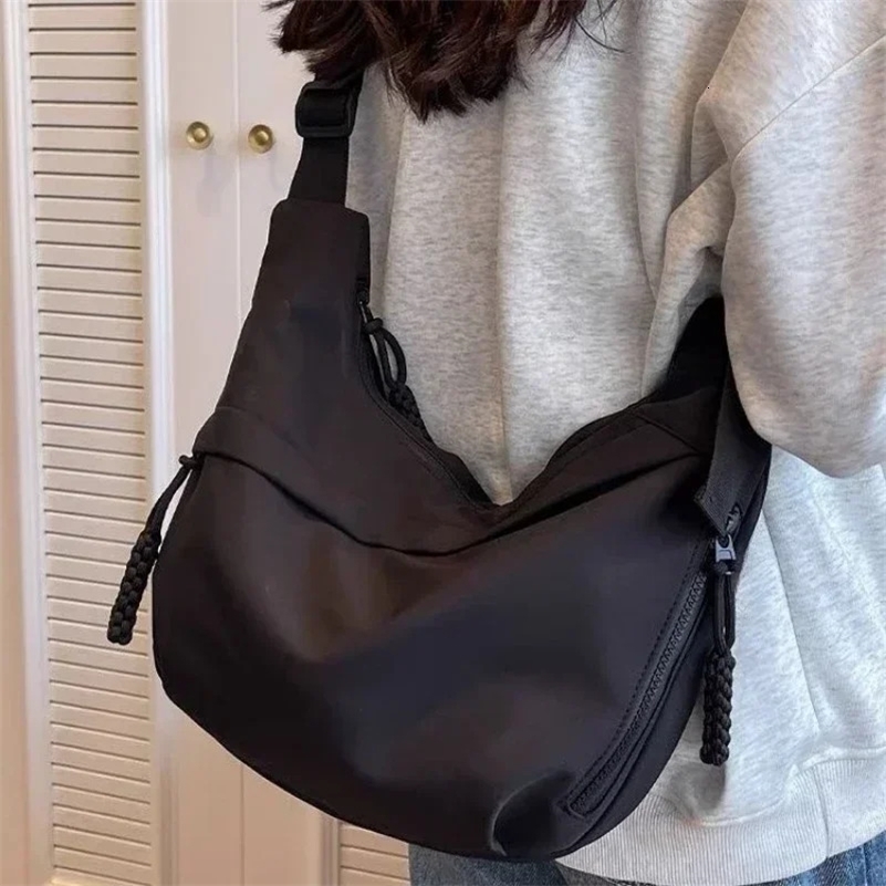 Fashion High Capacity Solid Color Single Shoulder Bag Nylon Hobos Crossbody Bags Solid Casual Zipper Womens Bags 250915cj