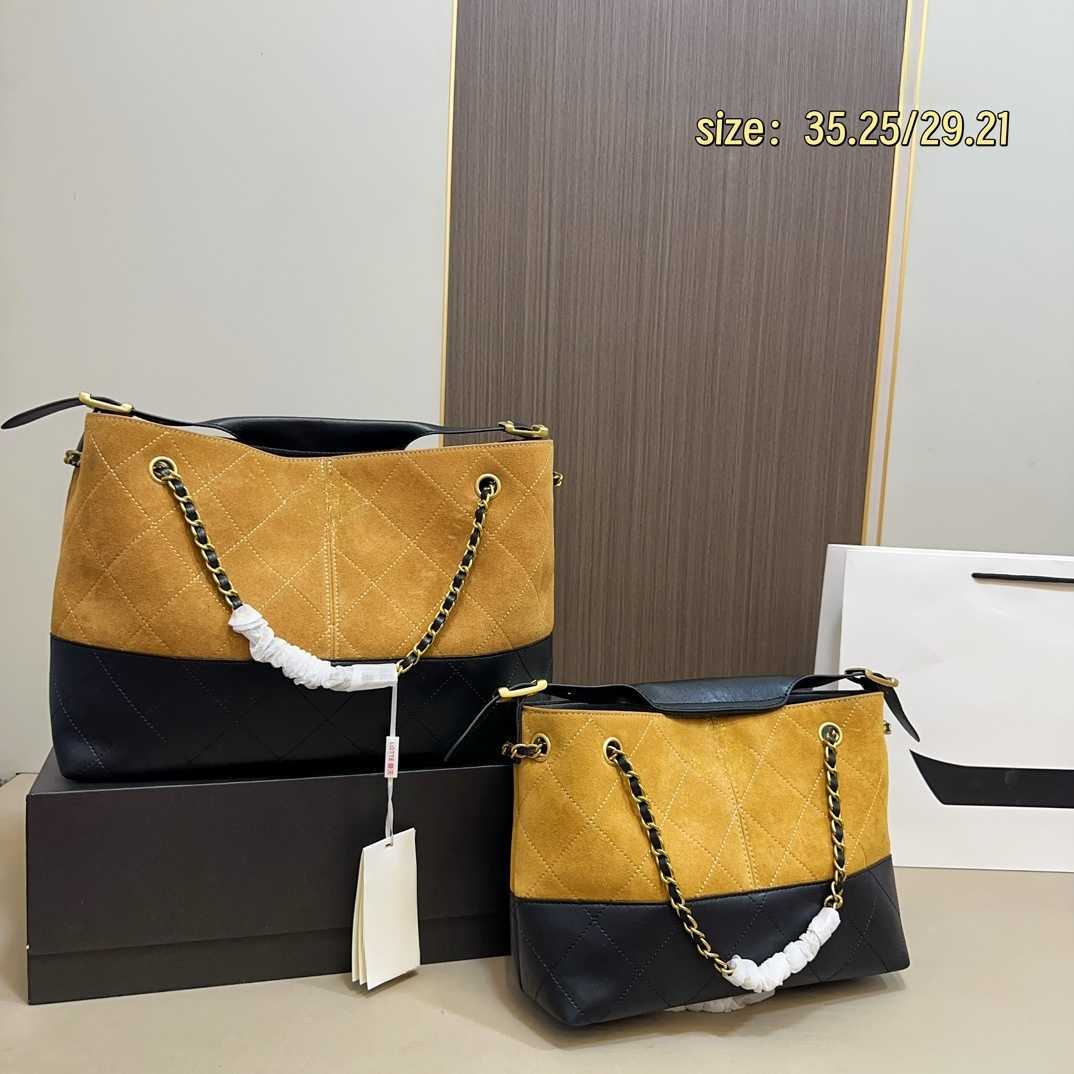 Shoulder Bags Designer Womens luxury shoulder high quality womens handbags crossbodys wallet leather metal badge homeless crossbody black classic armpit bags