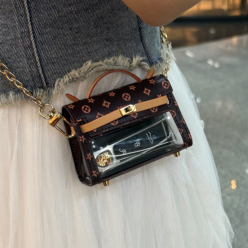 Car Key Case Compatible with Mercedes Porsche Audi Volkswagen Buick Weilai Key Holder for Women 250916