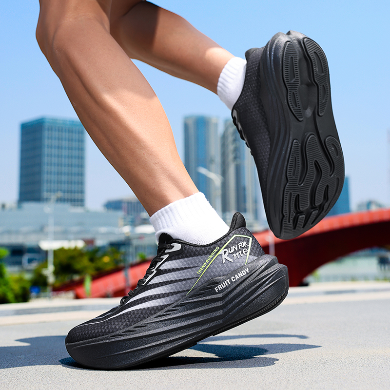 Unisex Lightweight Breathable Running Shoes for Men - Spring/Summer Collection