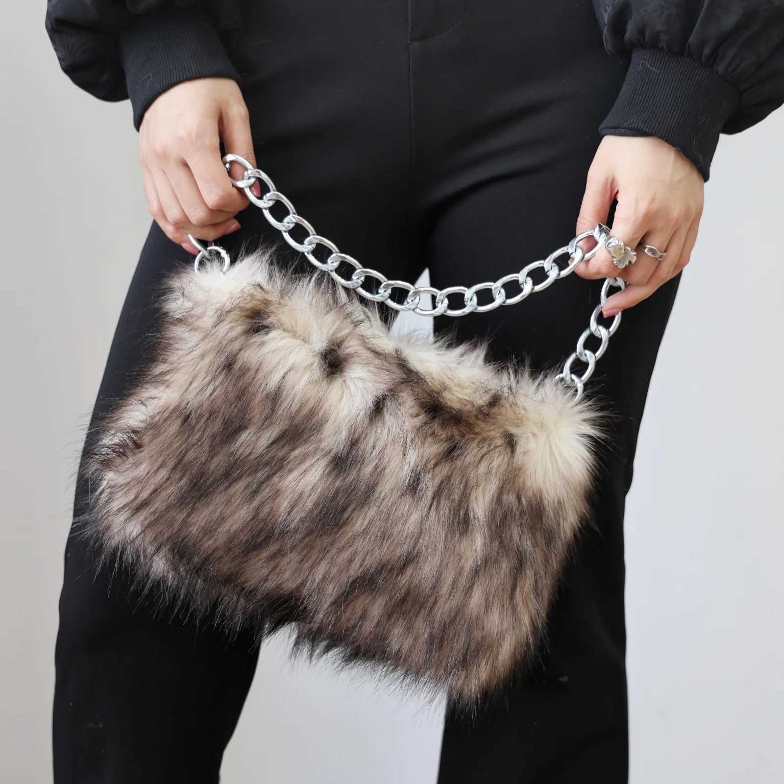 Luxury Leopard Design Plush Underarm Bag for Women Winter Faux Furry Chain Shoulder Bags Female Furry Dinner Purse Handbags L250916