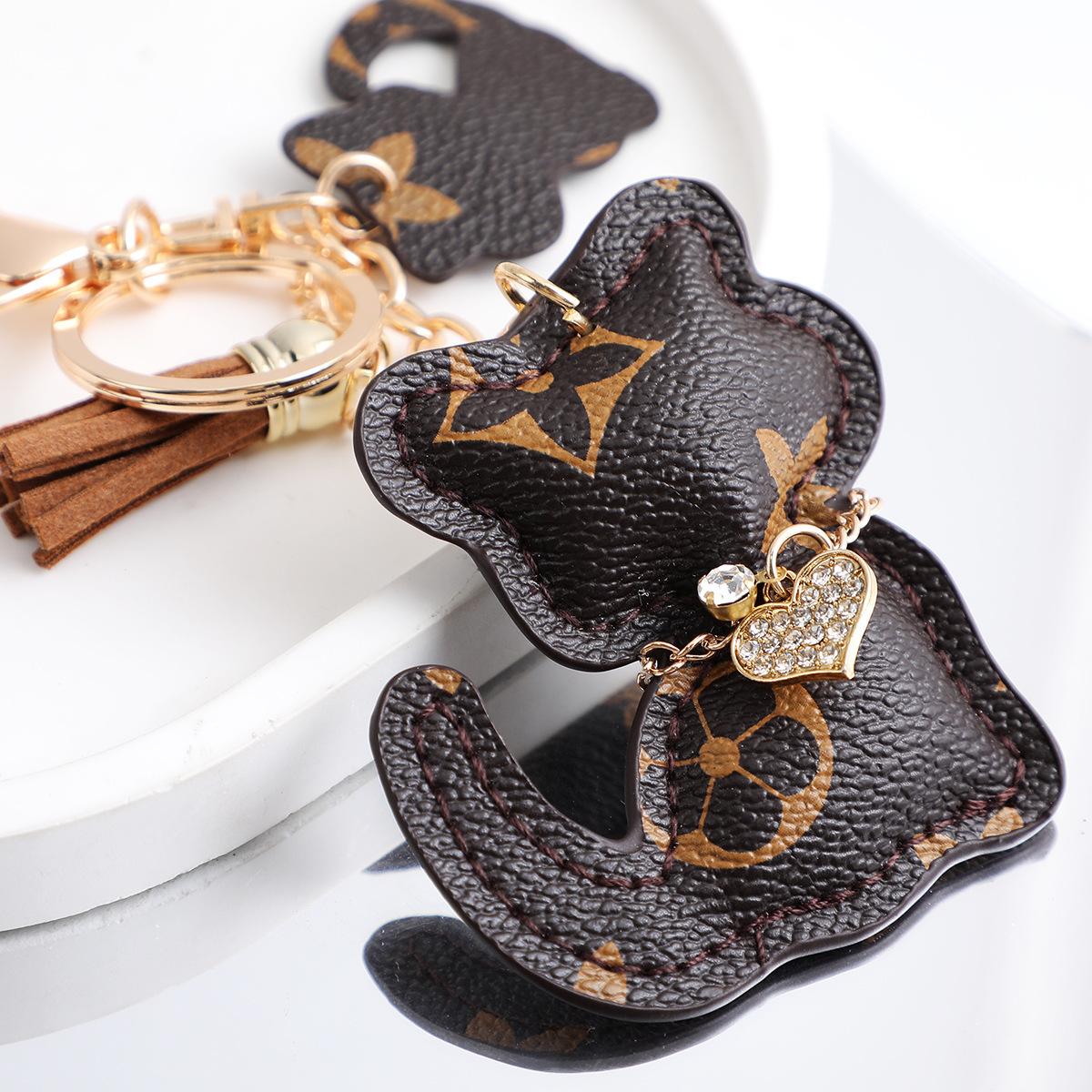 Bestseller Leather for Men and Women Creative Cat Keychain Personalized Bear Car Bag Pendant Couple Style ddmytues