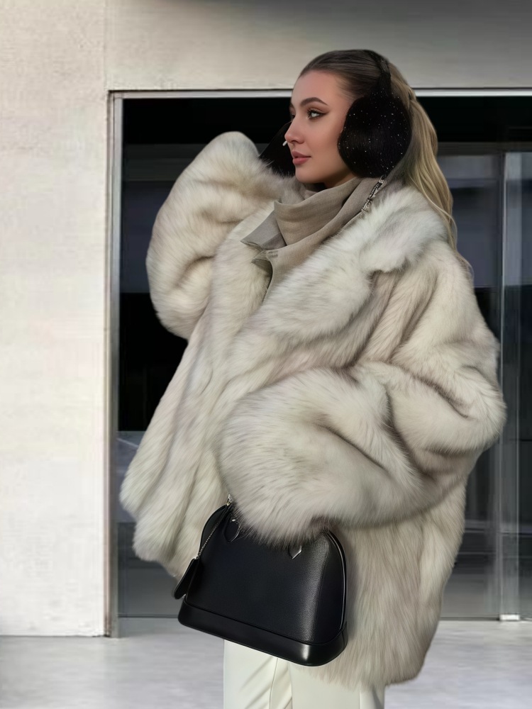 Neo Mint 2025 Winter Ins Hot Fashion Girls Oversized Gradient Fur Coat Women Thick Warm Outerwear Fluffy Faux Fox Fur Jacket