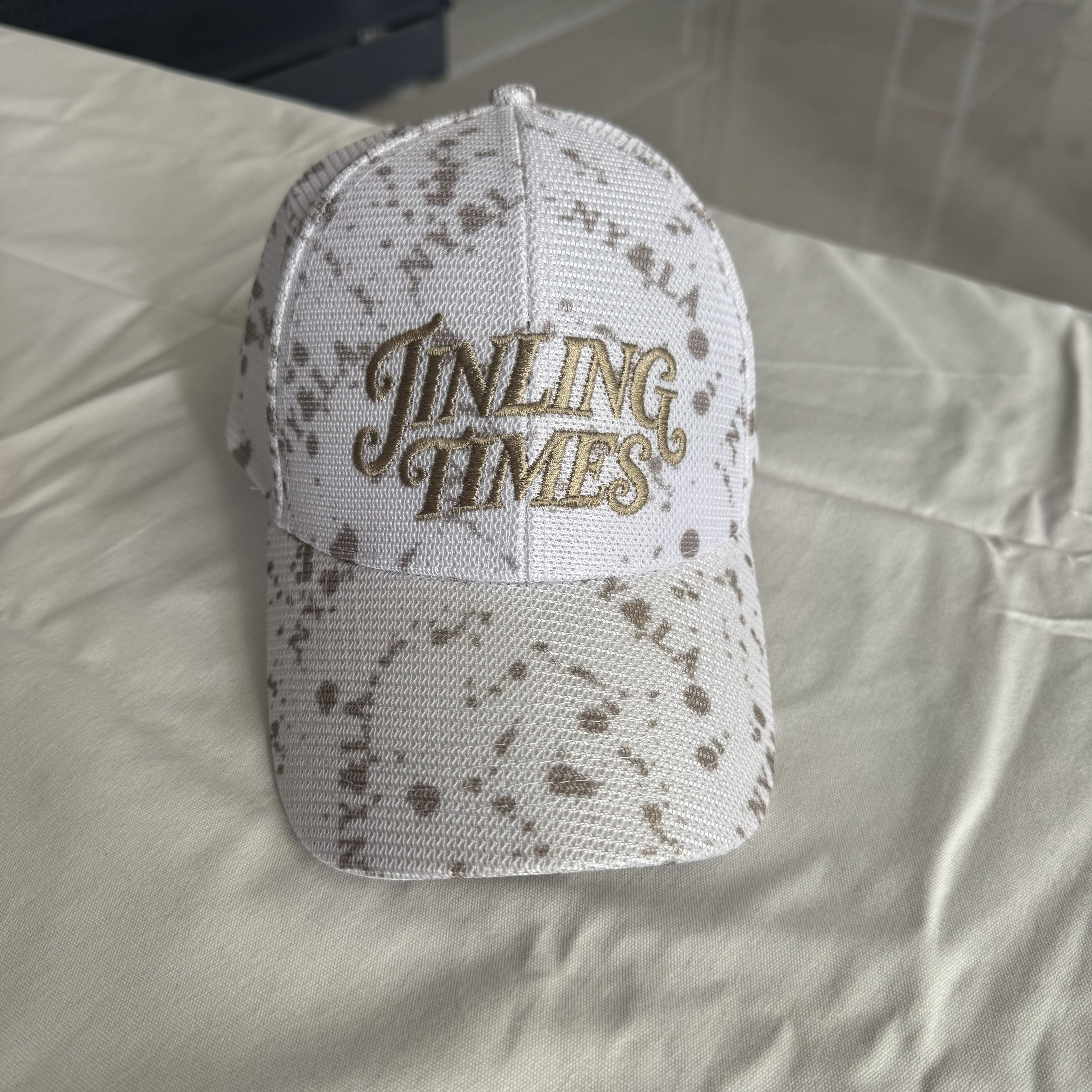 Full-embroidered gold-embossed baseball cap, 100% polyester truck driver baseball cap, embroidered custom sports sun hat cap