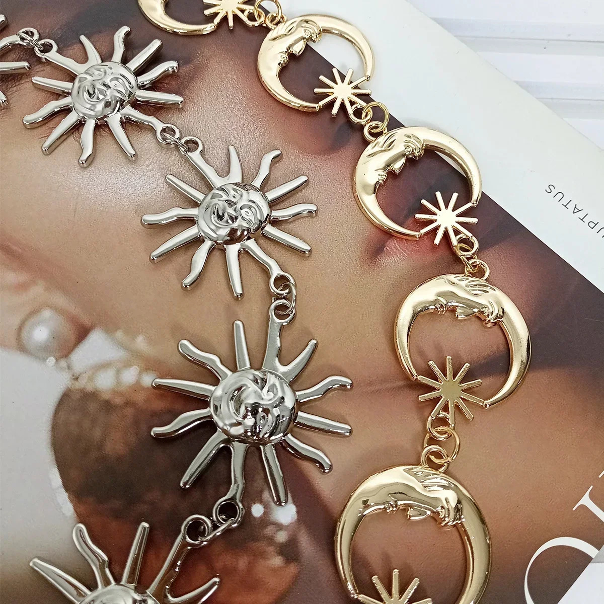 Punk Hip Hop Style Allmatch Waist chain sun Vintage Metal Womans Belt For Dress Moon High Waist Chain Belt for Women250915ww