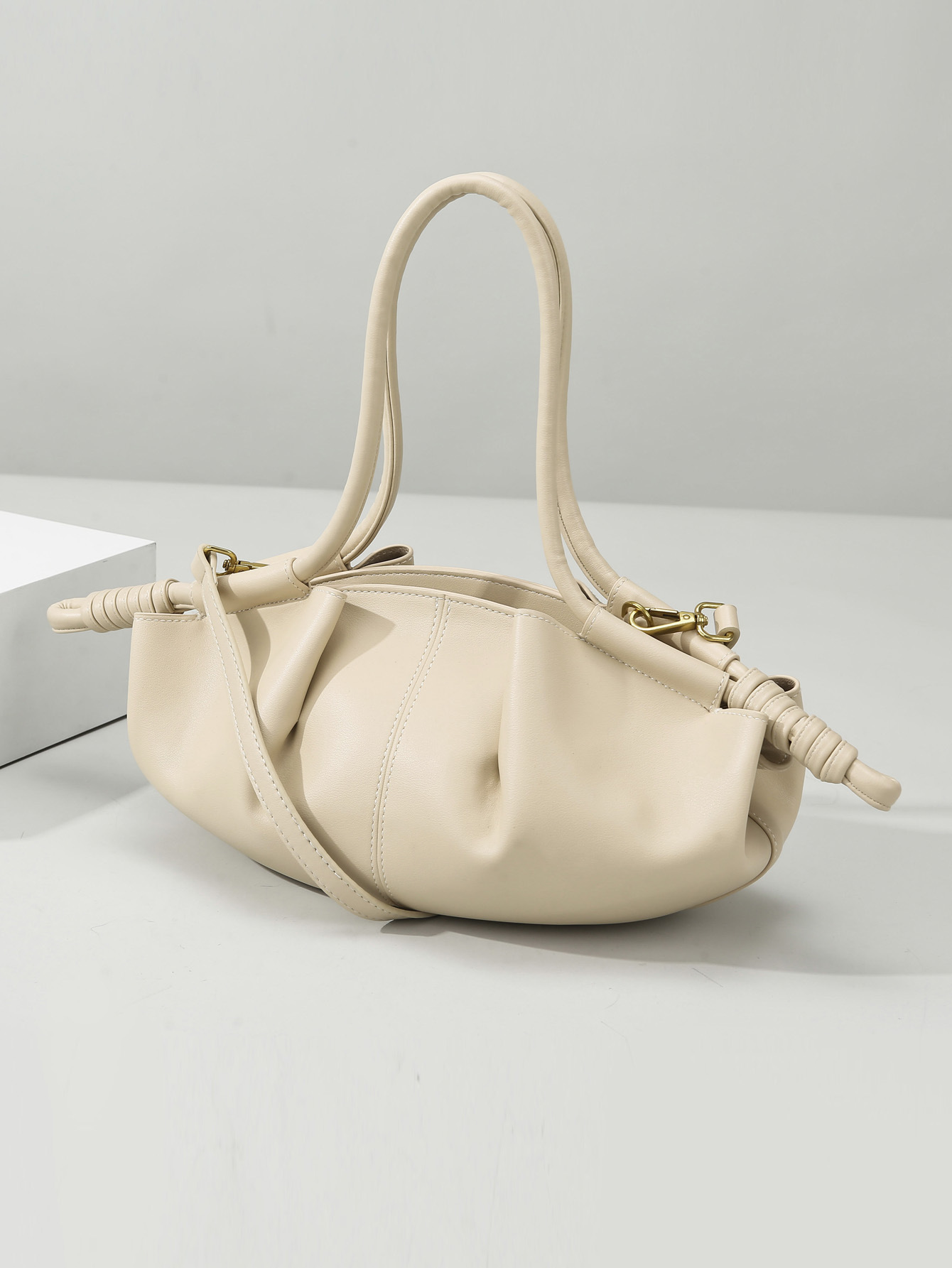 Shoulder bag 2025 new hand-held women's bag high-end Korean fashion cloud bag women's texture commuter crossbody bag