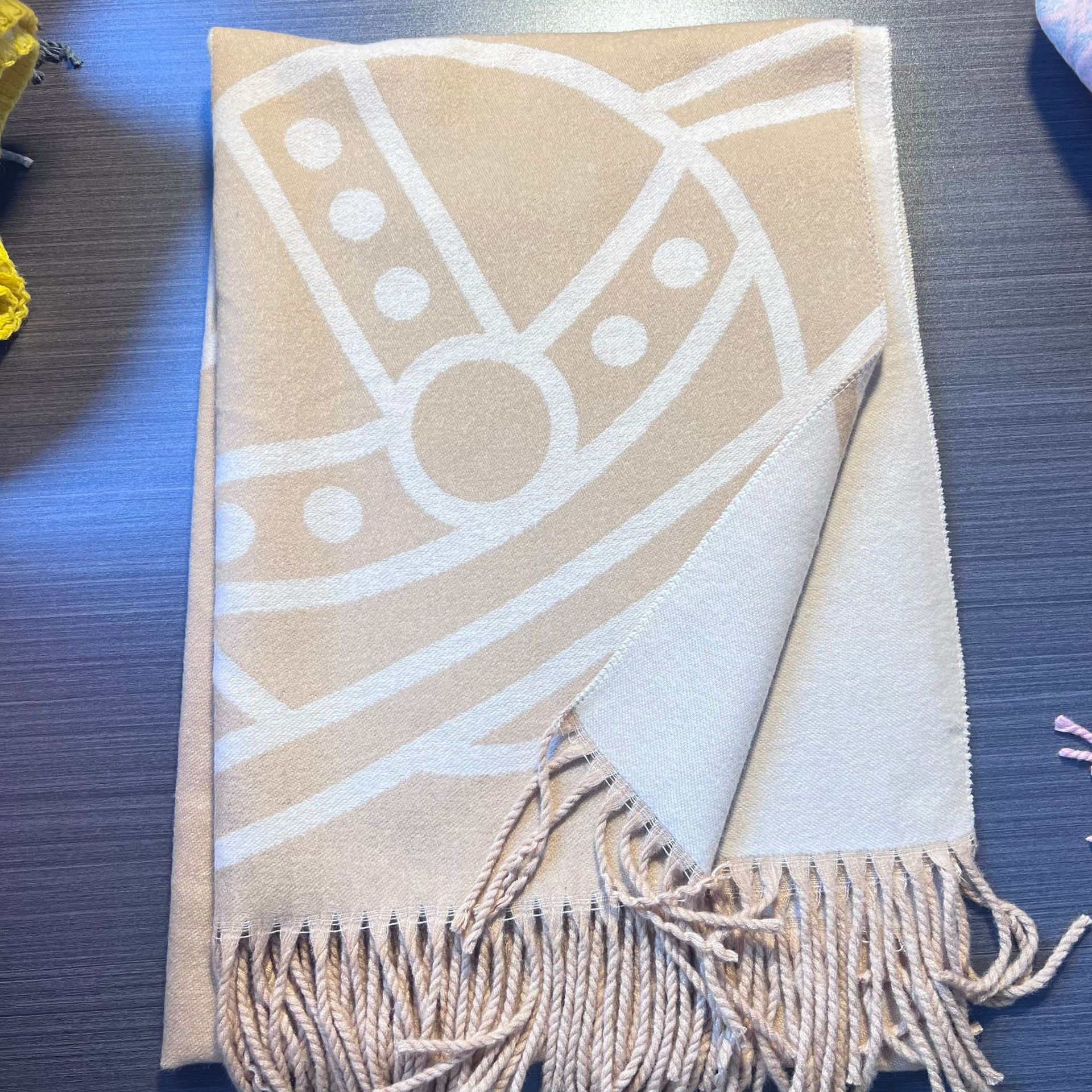 Designer Fashion Dowager Grand Scarf for Women Autumn Winter Wool Shawl Saturn Embroidery 1ed