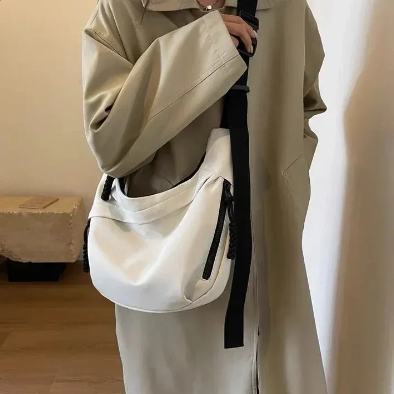 Fashion High Capacity Solid Color Single Shoulder Bag Nylon Hobos Crossbody Bags Solid Casual Zipper Womens Bags 250915cj