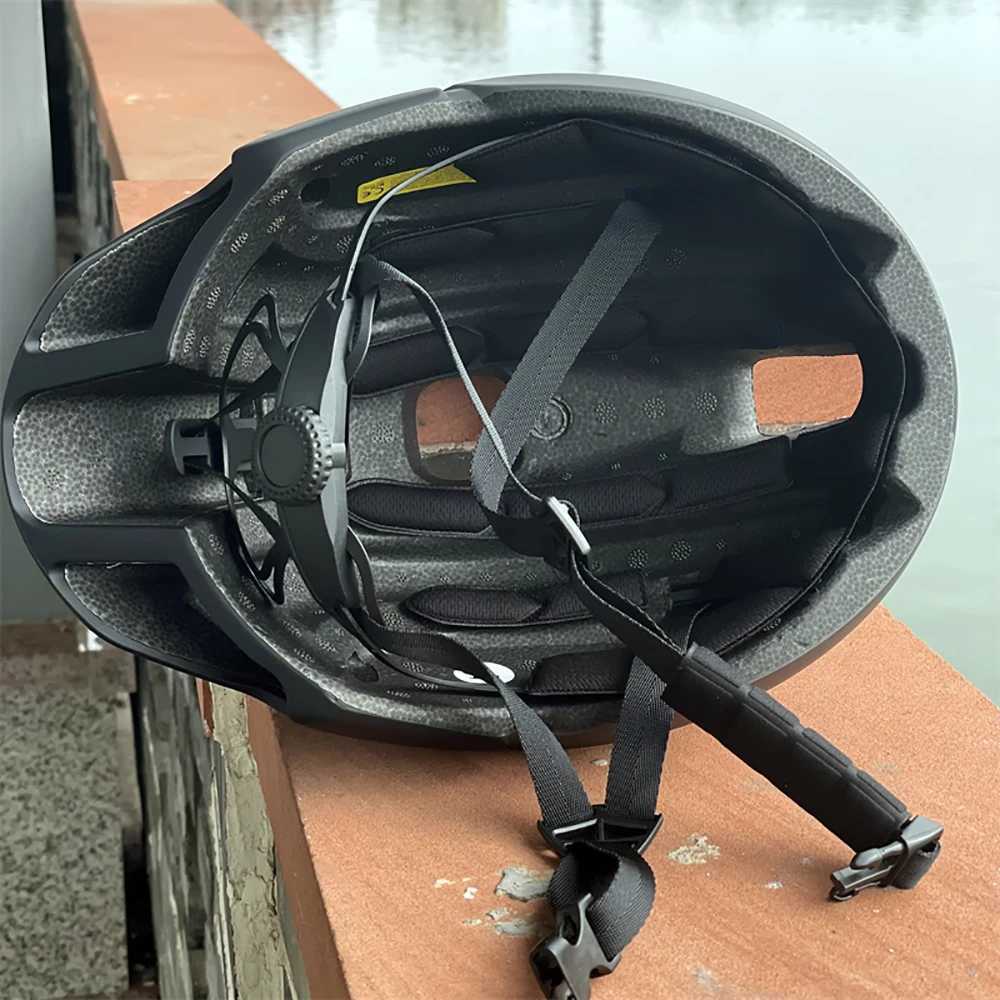 Ultralight Sports Aero Cycling Helmet MTB Road Bike Helmet Bicycle Men Women Style Safely TK Cap Capacete Ciclismo J250916