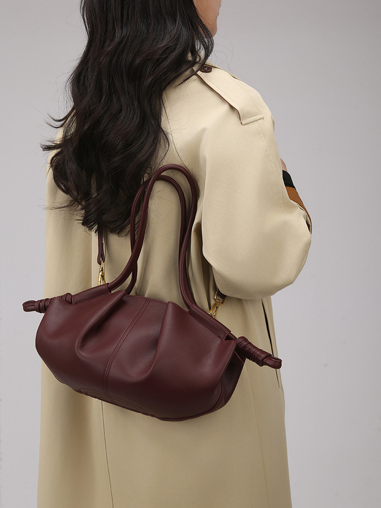 Shoulder bag 2025 new hand-held women's bag high-end Korean fashion cloud bag women's texture commuter crossbody bag
