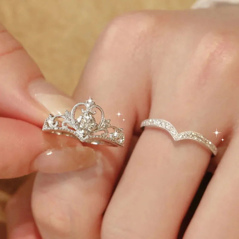 2PCS Fairy Sparkling Crown Rings for Women Teen Crystal Korean Adjustable Silvery Anniversary Gift Party Queen Ring Set Jewelry 250915
