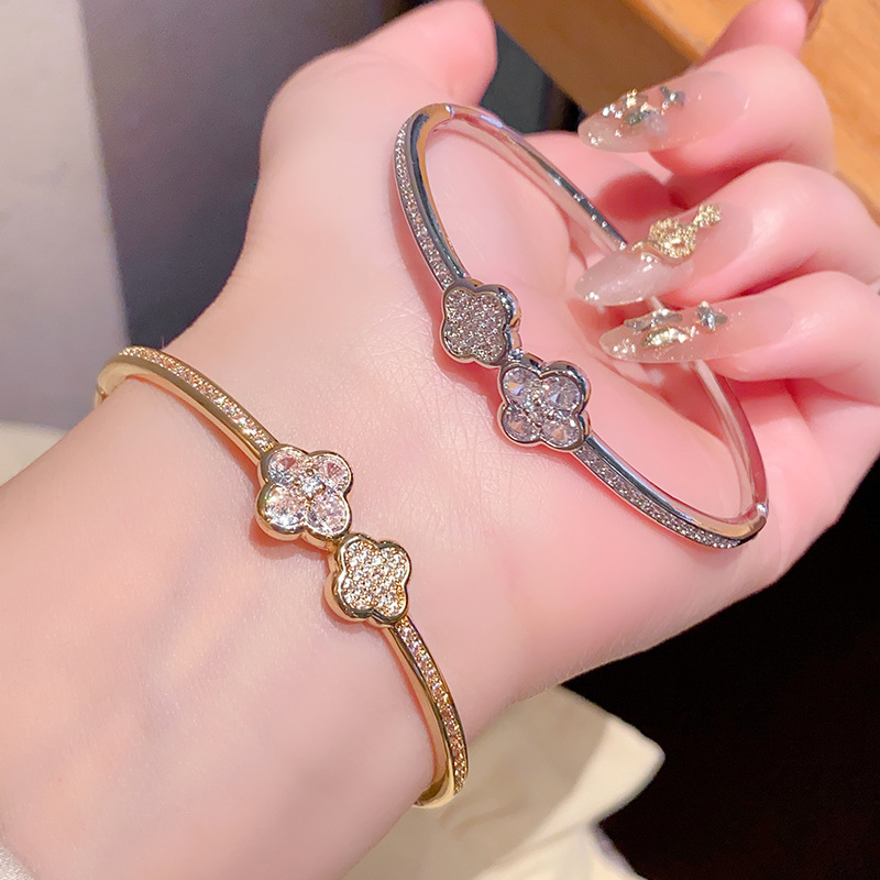 Multiple Styles Designer Jewelry Four Leaf Clover Bracelet Gold-Tone Diamond Bracelet High End Adjustable Opening Luxury Jewelry For Women Shell & Cry