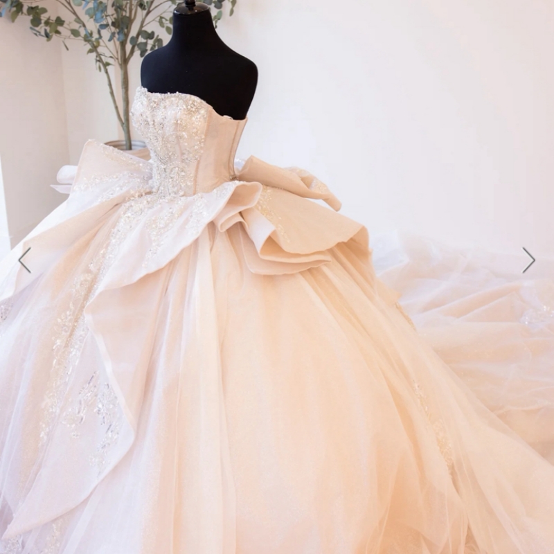 Light Champagne Shiny Ball Gown Quinceanera Dresses Off The Shoulder Applique Lace Beading Crystal Bow Tull Party Birthday Sweet 16 Dress Vestidos 15 