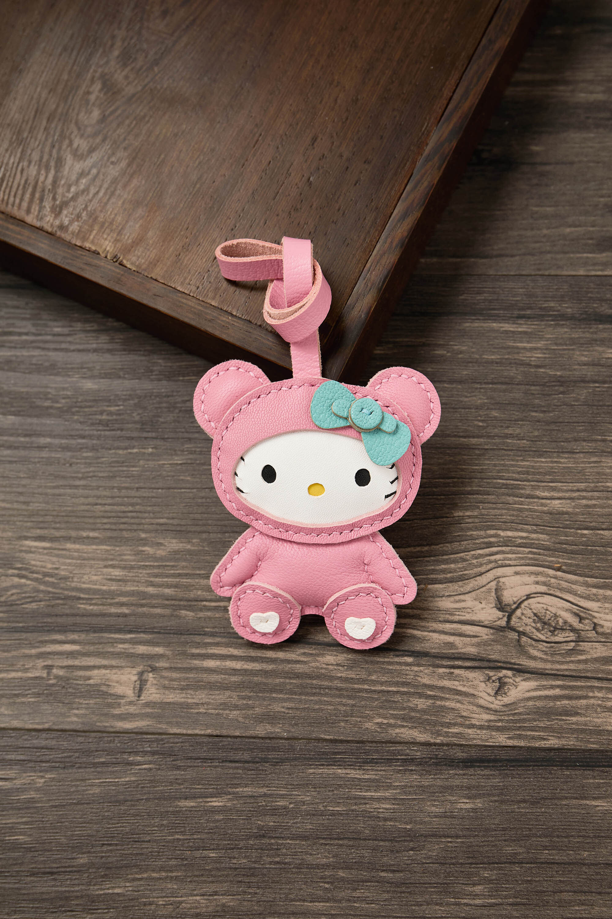 Bestseller Sheepskin Handmade Real Leather Black No Face KeyChain Gift Cute Decoration For Bags Exquisite Charm Bag Accessories Car key accessories dd