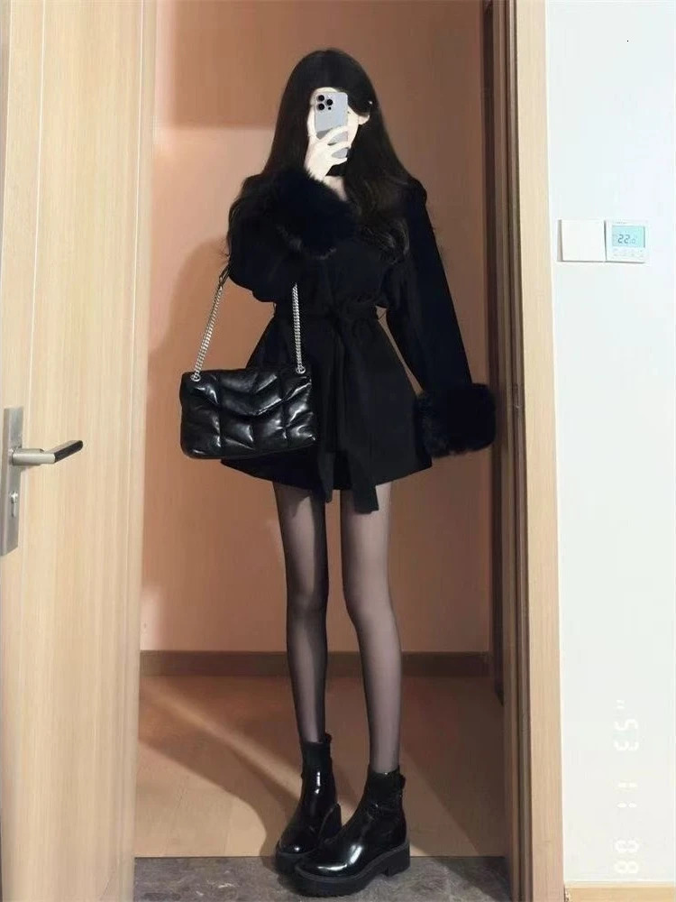 French Style Elegant Loose Wool Coat Women Autumn Winter Solid Fur Patchwork Fashion Blends Hepburn Vintage Cape Wool Jackets 250915