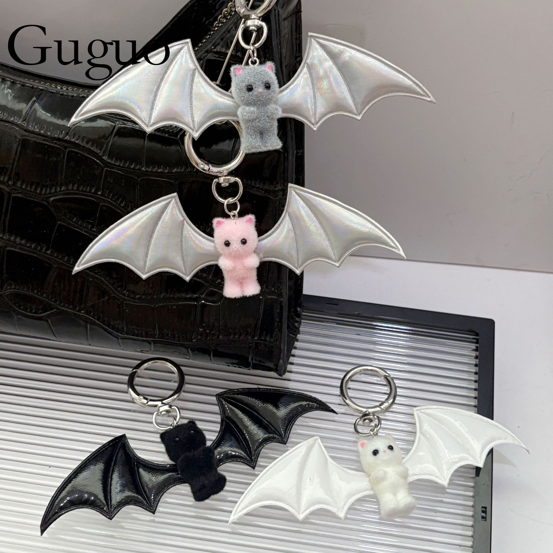 Guguo Free Shipping New Designer Bag Accessories Sweet And Spicy Girl Bear Wings Keychain Black And White Bat Bag Pendant Mobile Charm Halloween Acces