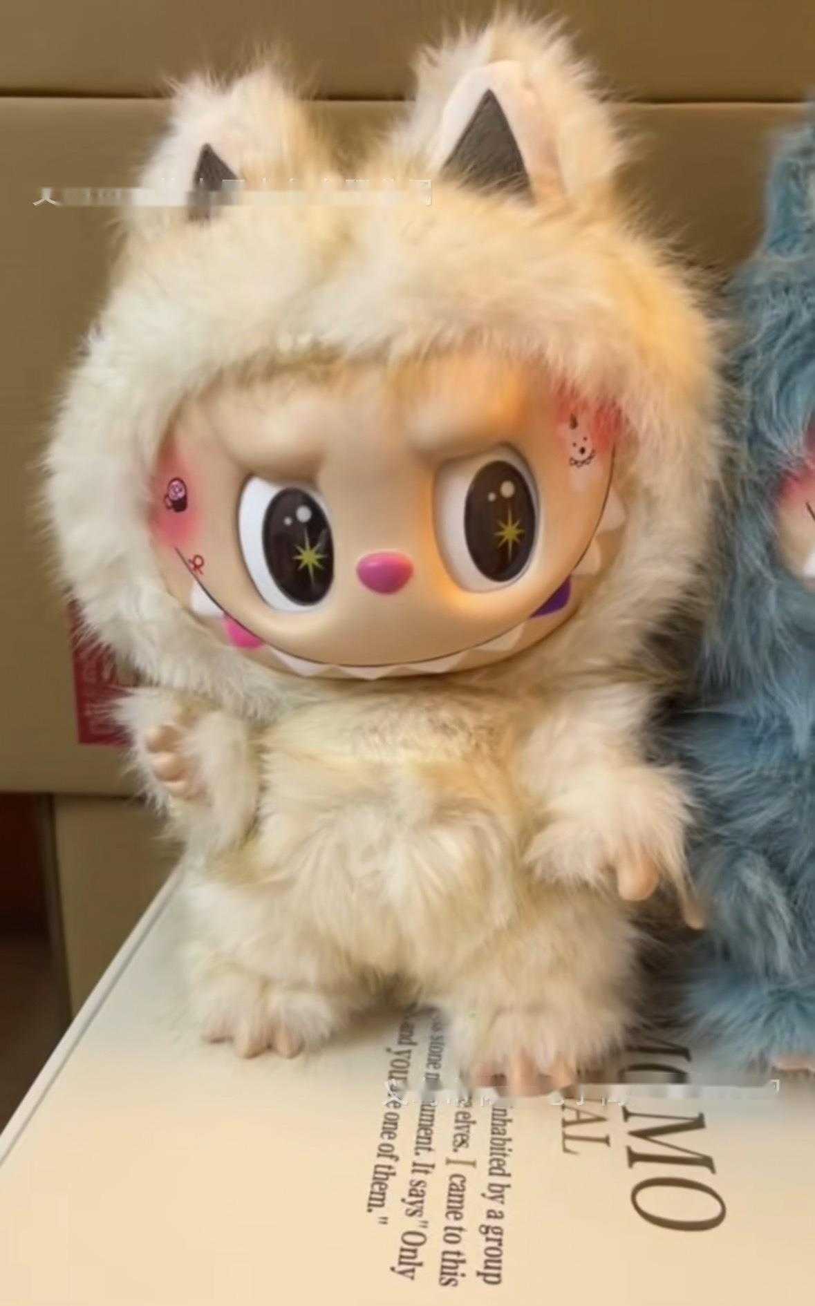 Big Angel Labubu 38CM on-hand leader blind box hand office doll first generation soft vinyl plush hanging ornament sweetheart L250916
